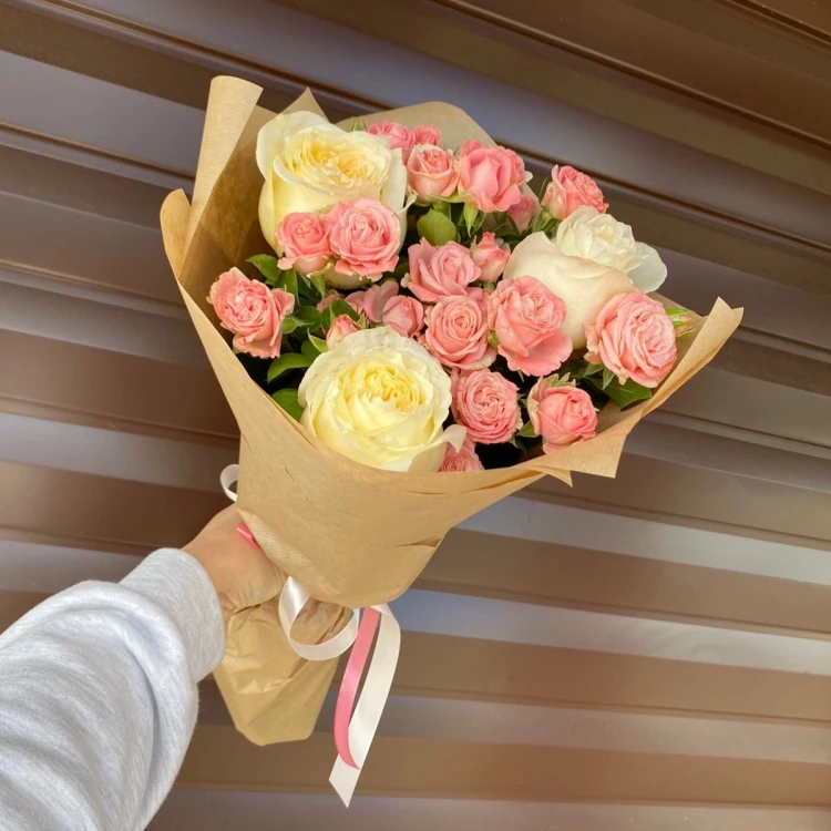 Букет Вайт энд роуз